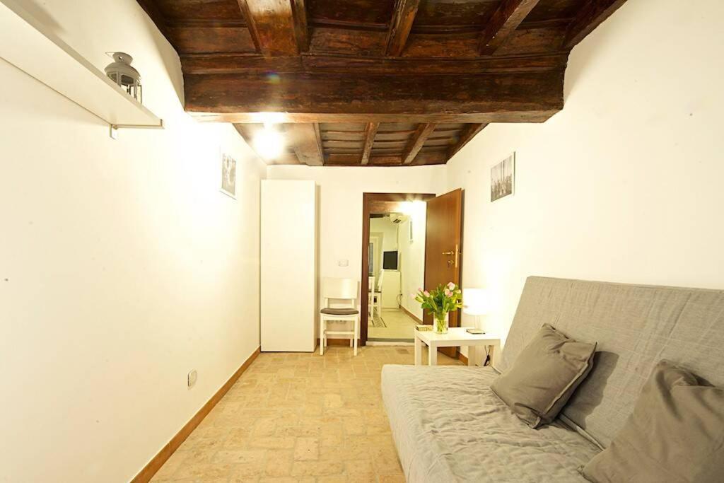 Campo De Fiori - Apt 2 — Photos 2